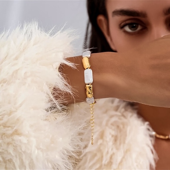 ⚜️𝟯𝟬%𝗢𝗙𝗙 𝗯𝘂𝗻𝗱𝗹𝗲𝘀 𝟯+⚜️ NEW Flat Rectangle Baroque Pearl Beaded Bracelet - Picture 3 of 8